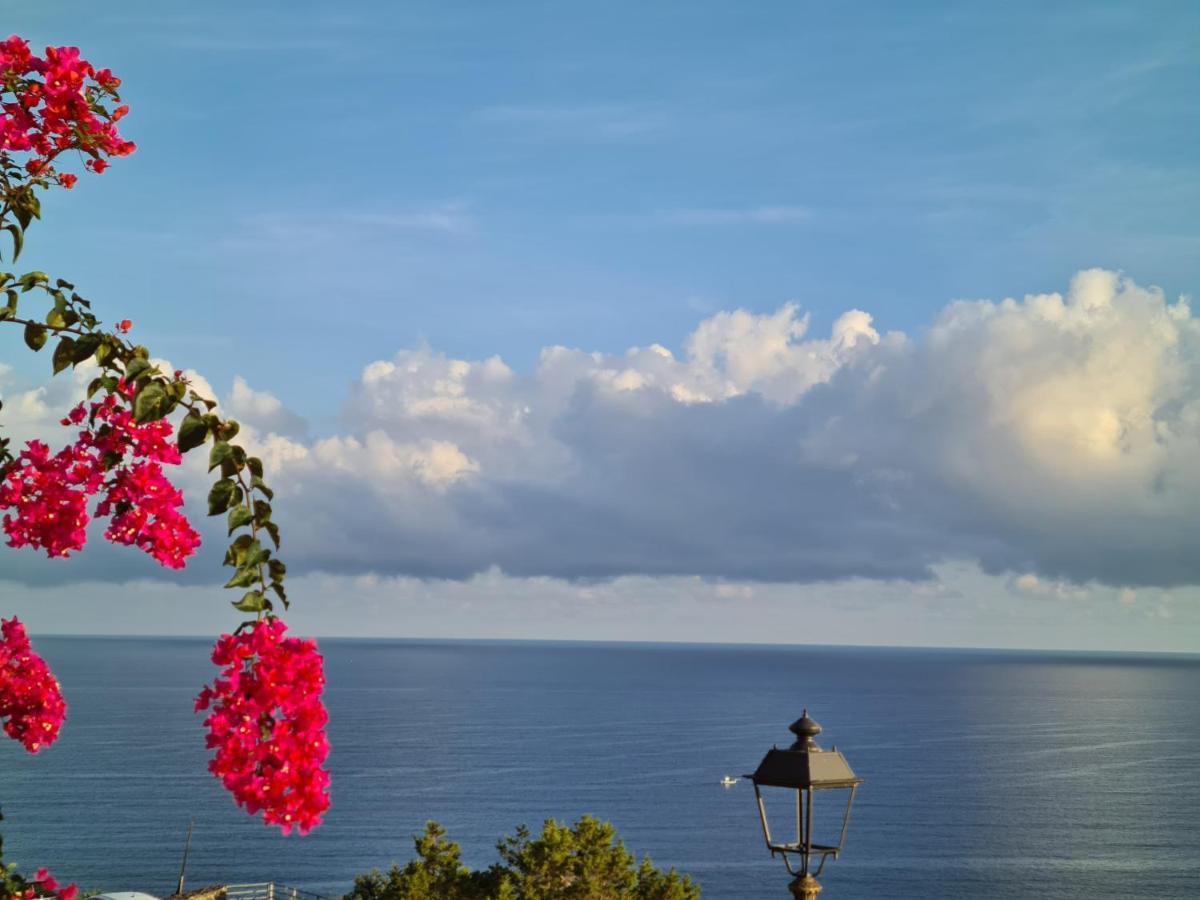 “Cielo E Mare”, Casetta Nel Cuore Del Borgo Antico / “Sky & Sea”, Charming In The Heart Of Old Village Castelsardo Exterior photo