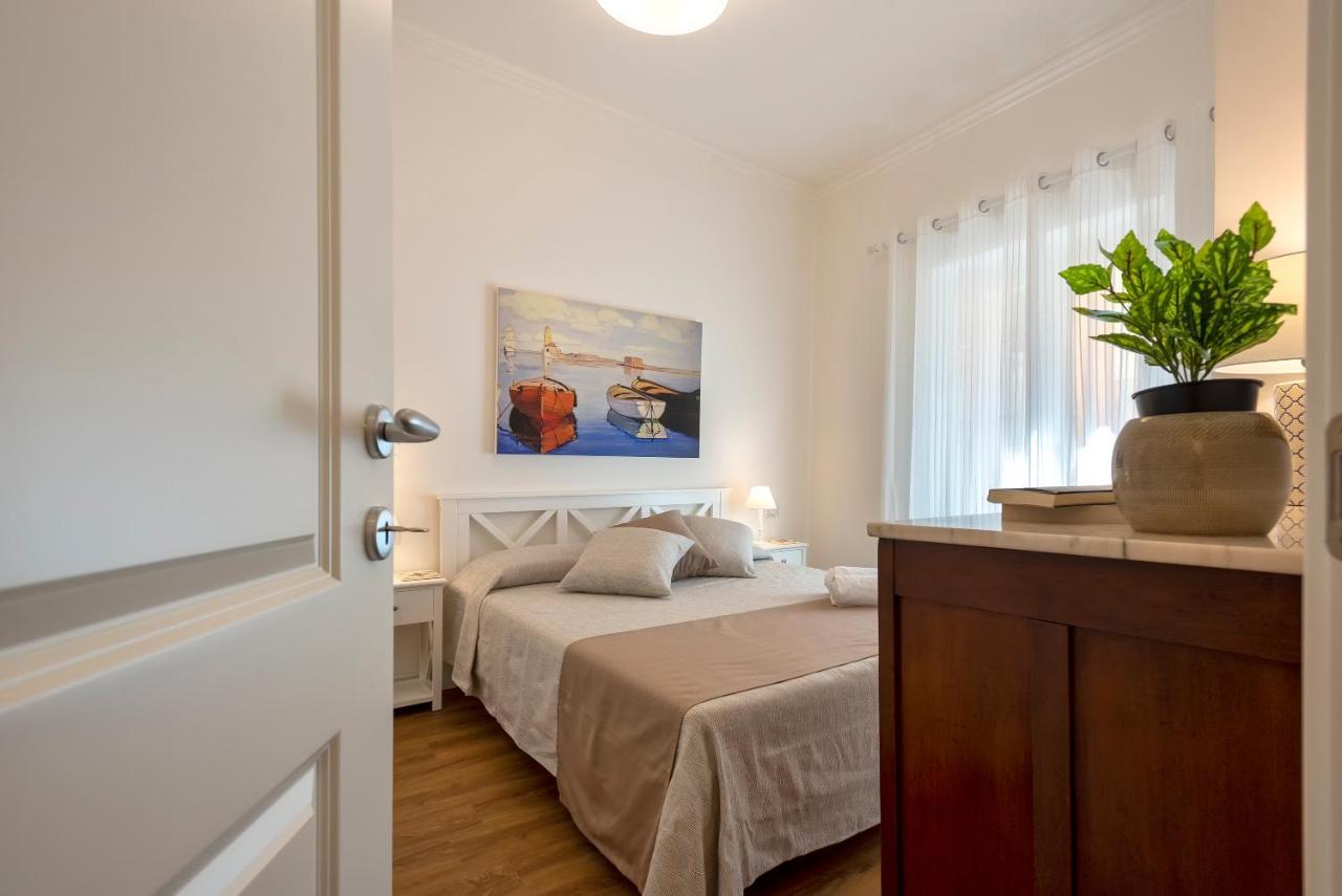 “Cielo E Mare”, Casetta Nel Cuore Del Borgo Antico / “Sky & Sea”, Charming In The Heart Of Old Village Castelsardo Exterior photo
