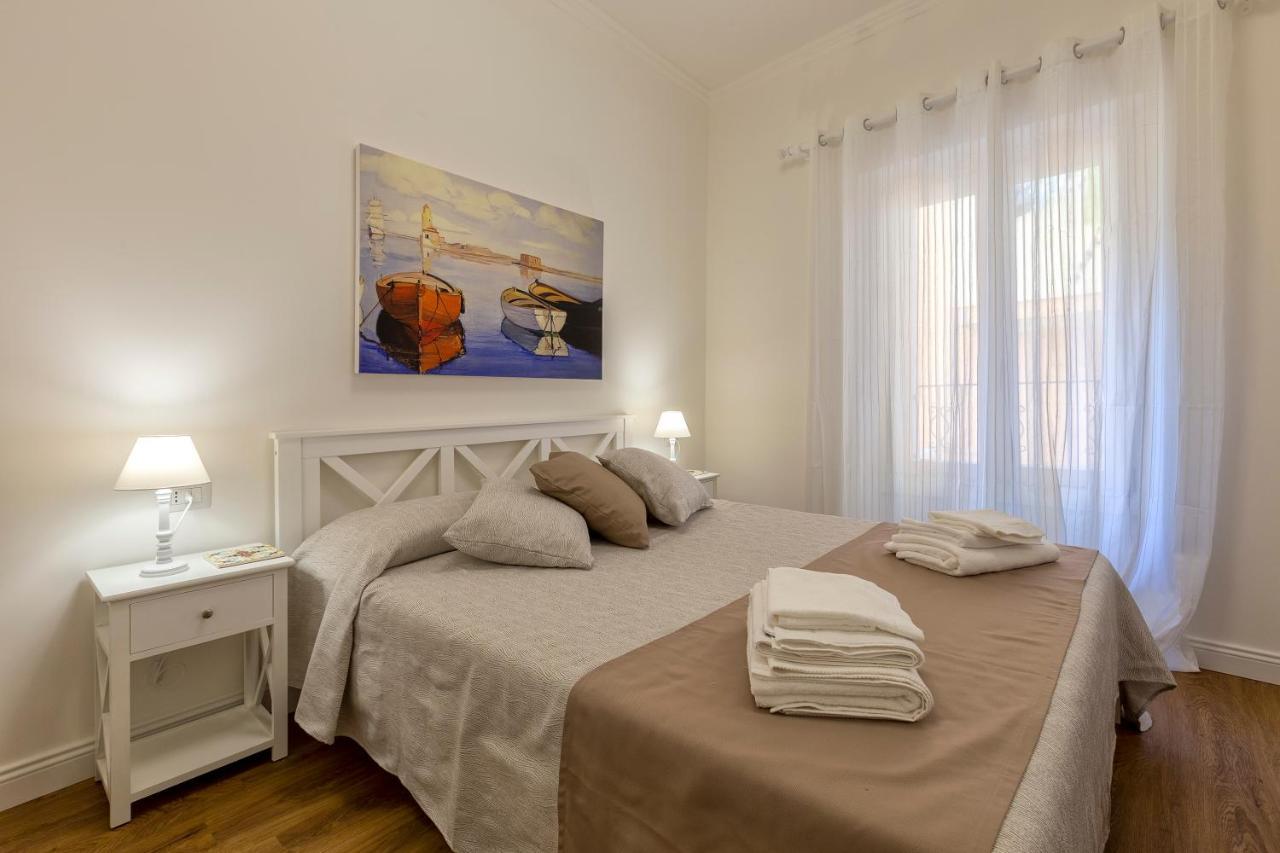 “Cielo E Mare”, Casetta Nel Cuore Del Borgo Antico / “Sky & Sea”, Charming In The Heart Of Old Village Castelsardo Exterior photo